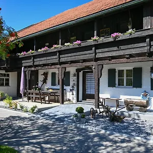 im-traditionellen-bauernhaus-inkl-knigscard.com-bavaria.com/